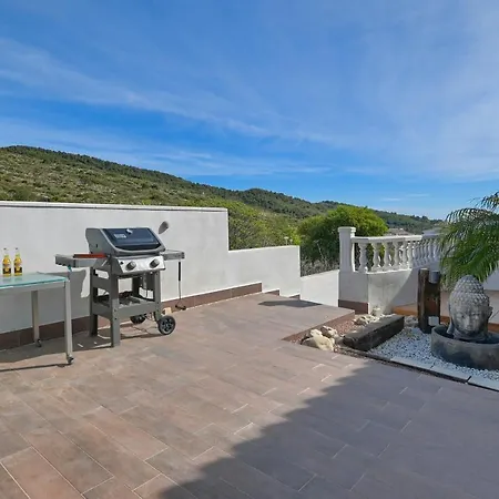 Frederique Holiday home